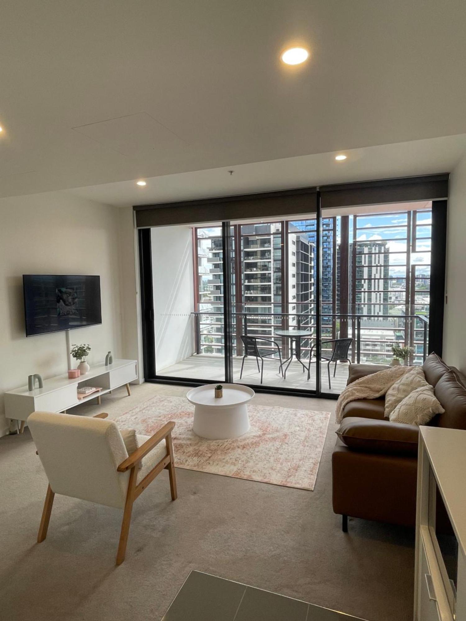 Apartment Views And Vibes - Free Parking - Great Location! Brisbane