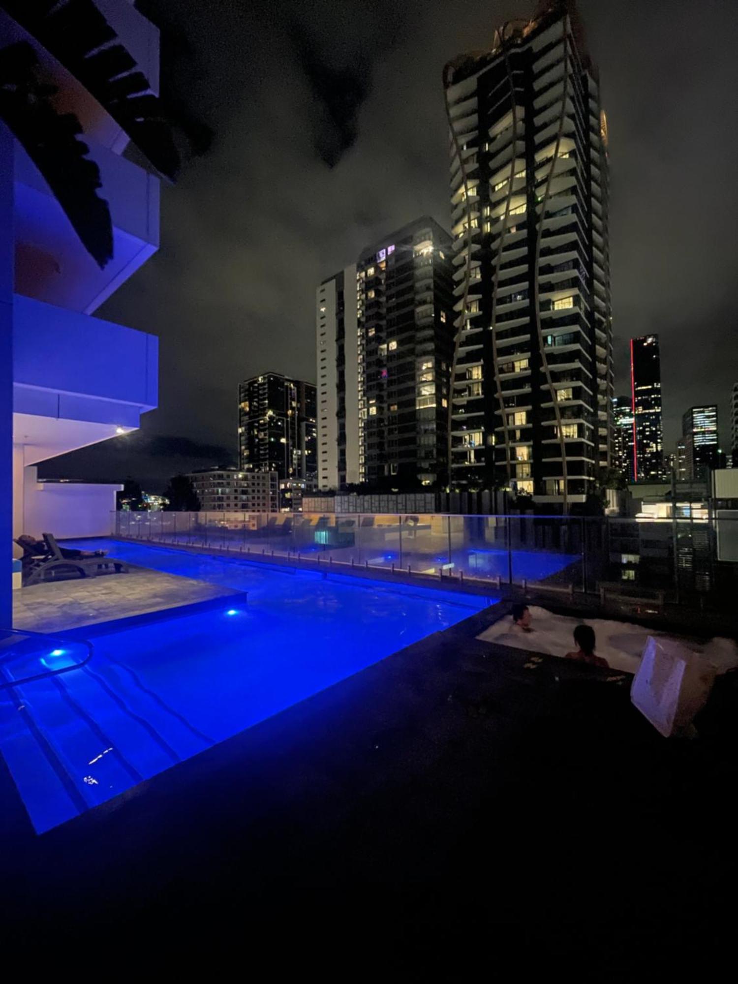 Apartment Views And Vibes - Free Parking - Great Location! Brisbane